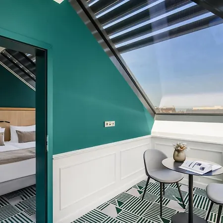 Hotel Oktogon Haggenmacher By Continental Group 4*