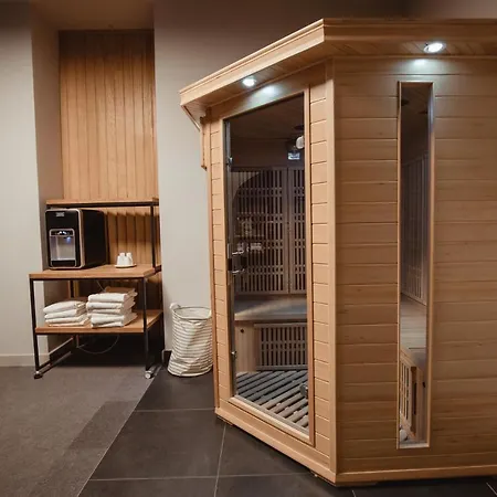 Hotel Oktogon Haggenmacher By Continental Group