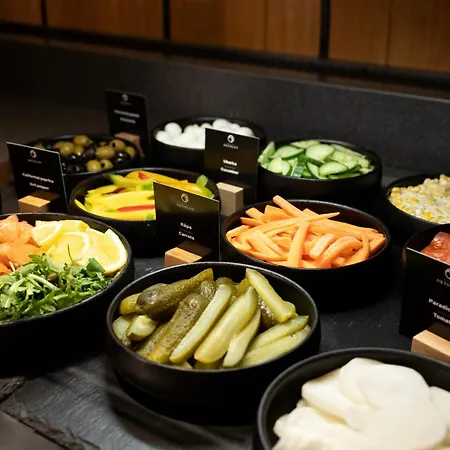 Hotel Oktogon Haggenmacher By Continental Group 4*