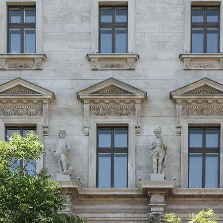 Oktogon Haggenmacher By Continental Group