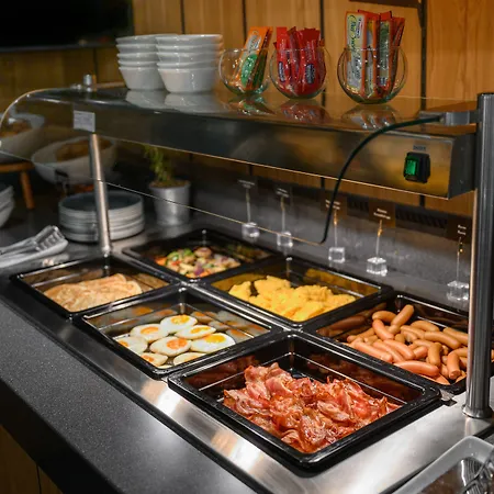 Hotel Oktogon Haggenmacher By Continental Group 4*