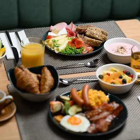 Oktogon Haggenmacher By Continental Group 4*