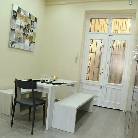 Oktogon Haggenmacher By Continental Group فندق 4*