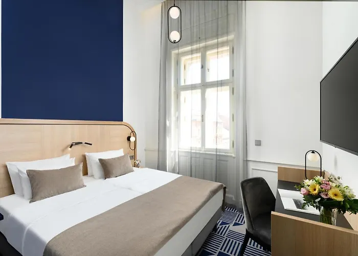 Hotel Oktogon Haggenmacher By Continental Group 4*