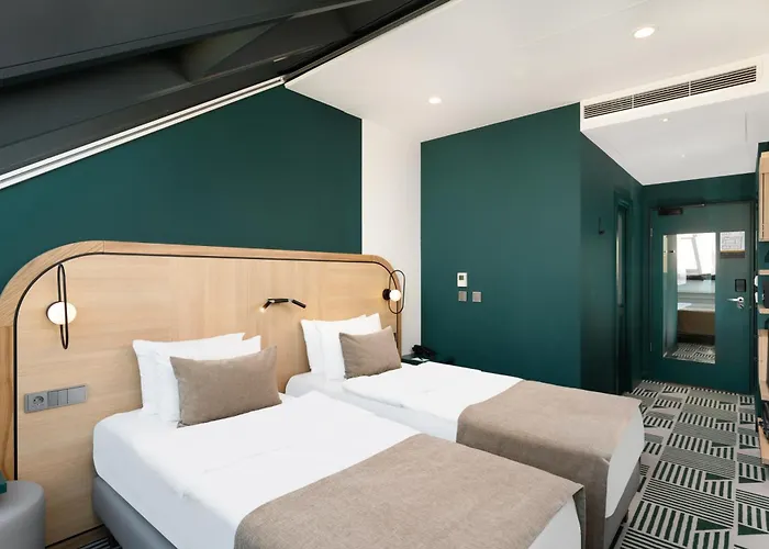 Hotel Oktogon Haggenmacher By Continental Group 4*