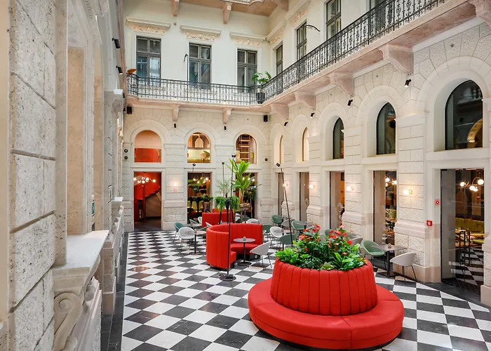 Hotel Oktogon Haggenmacher By Continental Group 4*