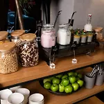 Oktogon Haggenmacher By Continental Group Hotel 4*