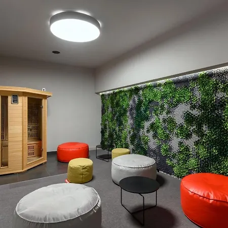 Oktogon Haggenmacher By Continental Group Otel 4*