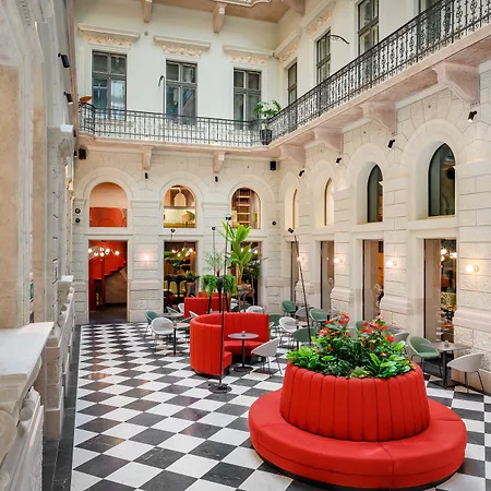 Otel Oktogon Haggenmacher By Continental Group 4*